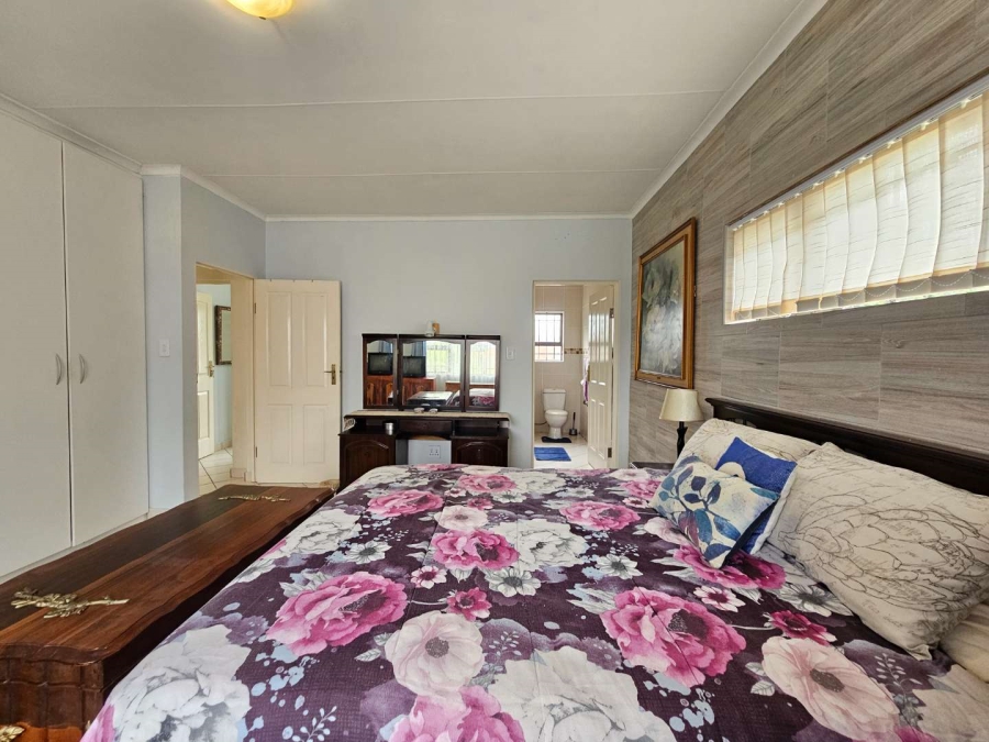 3 Bedroom Property for Sale in Jeffreys Bay Central Eastern Cape